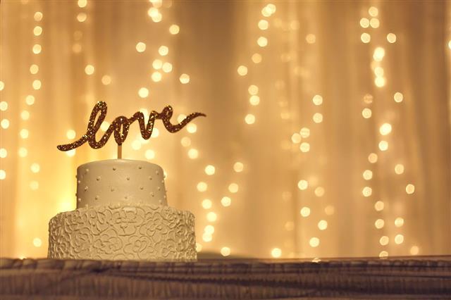Wedding Cake With Love Topper