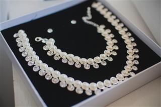 Pearl Set Of Necklace And Bracelet