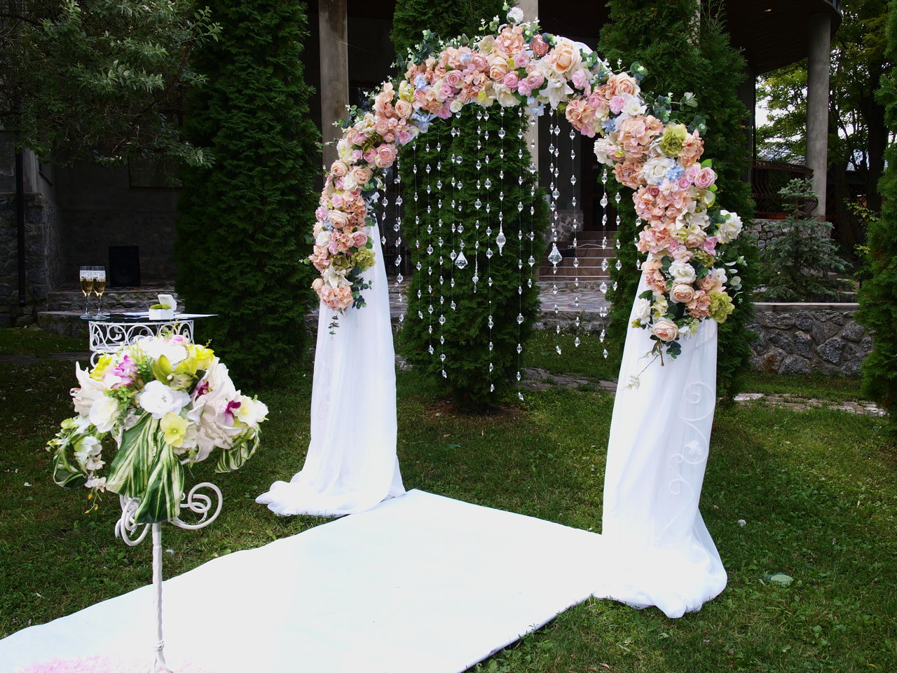 Decorate Arches For A Wedding, How To Decorate Arches For Weddings