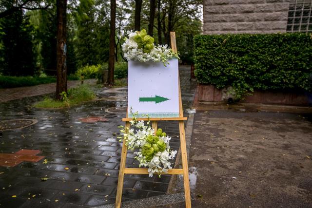 Wedding arrow Sign