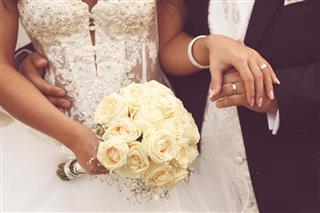 Bride with rose bouquet