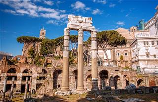 Famous Roman Ruins In Rome