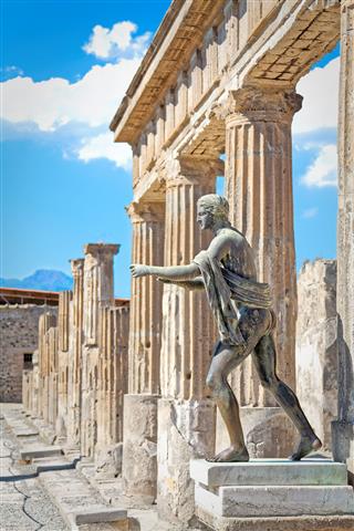 Statues And Columns In Pompeii