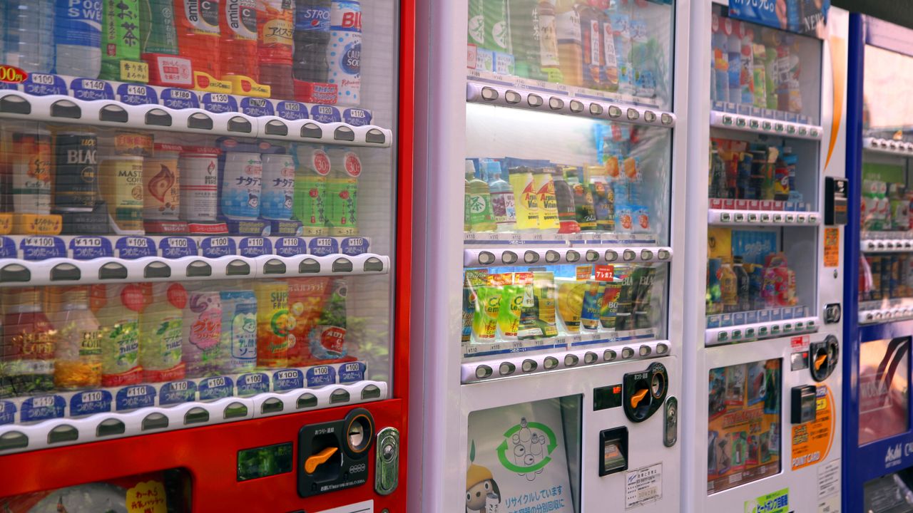 Pros and Cons of Vending Machines in Schools